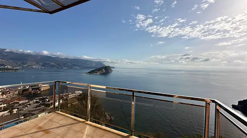 Luxury Panoramic Apartment Above Mogren Beach in Budva, Komoševina